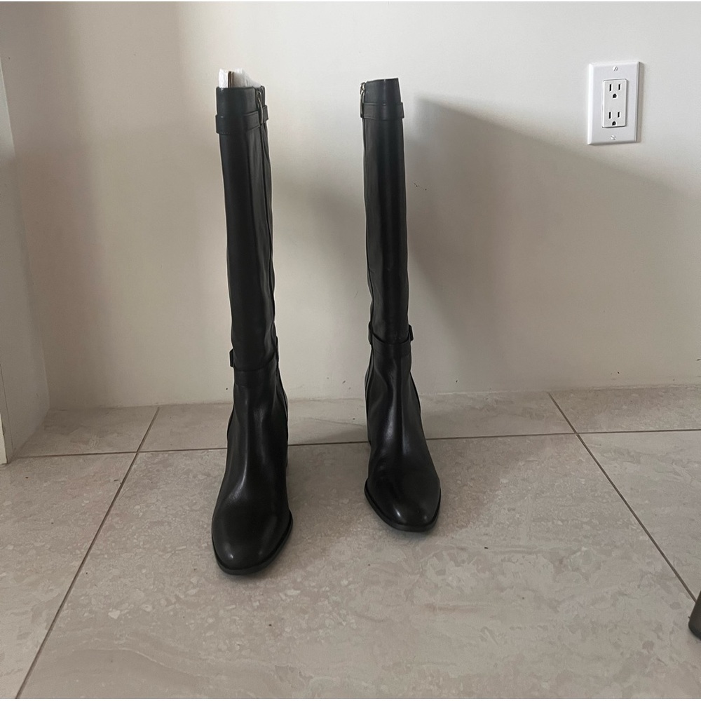 Essex Lane Lizzy knee high boot